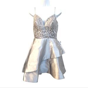 Bee Darlin silver cocktail party dress size 9/10